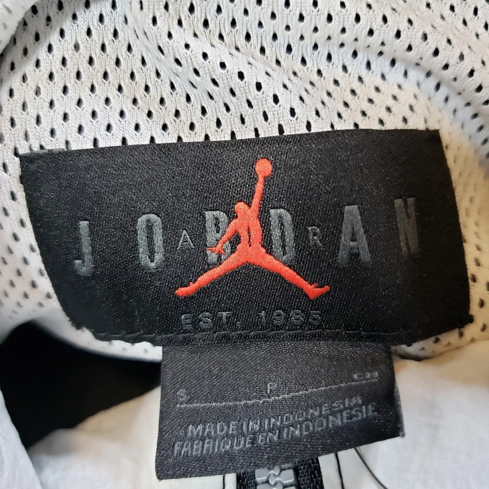 Jordan air essentials
